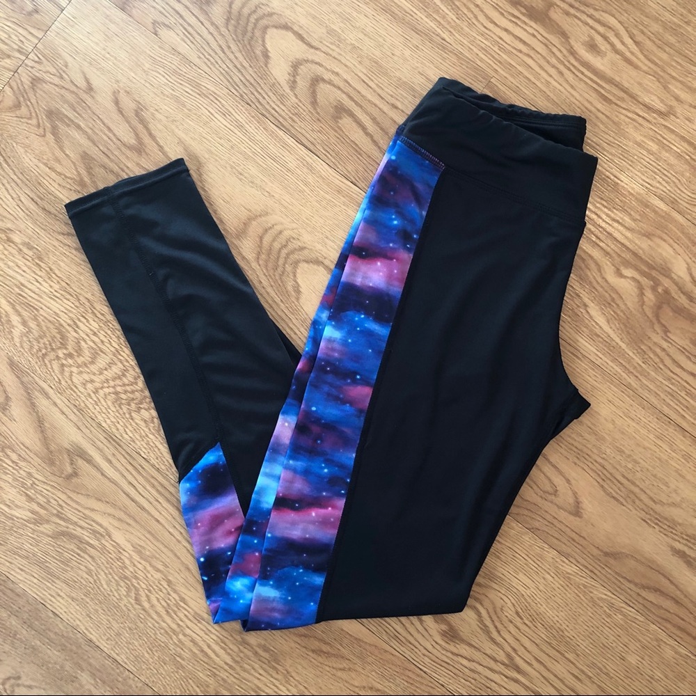 🌟 Beautiful Galaxy-Stripe Black Leggings! Cute